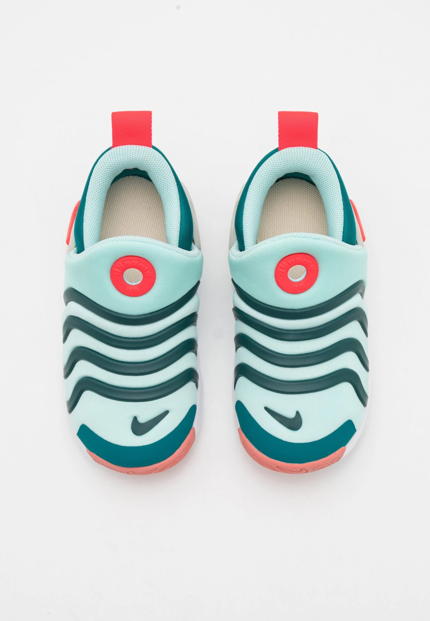 Nike Sportswear Dynamo Go Unisex - Instappers - Jade Ice/Siren Red/Geode Teal/Red Stardust 6 Nike Sportswear Dynamo Go Unisex - Instappers - Jade Ice/Siren Red/Geode Teal/Red Stardust - Afbeelding 4