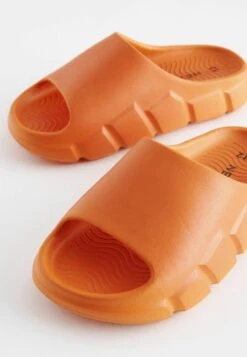 Next Standard - Badslippers - Orange 9 Next Standard - Badslippers - Orange -Algemene Winkel Voor Kindermode 9a6f152411504ff1893336e85b4727a7