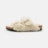 Birkenstock Arizona Unisex - Pantoffels - Eggnog 2 Birkenstock Arizona Unisex - Pantoffels - Eggnog -Algemene Winkel Voor Kindermode a42457dff02f4be8b7888462cfc0b7bd