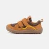 Froddo Barefoot Unisex - Klittenbandschoenen - Cognac 1 Froddo Barefoot Unisex - Klittenbandschoenen - Cognac -Algemene Winkel Voor Kindermode cb83b4c5ae2e472296cdae5f99b9be09