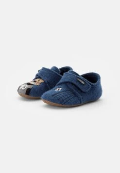 Living Kitzbühel Klettmodell Tiger & Fussballtrikot - Pantoffels - Media Blue -Algemene Winkel Voor Kindermode f18754f3d14b46e5aa60f88d49f5afb7
