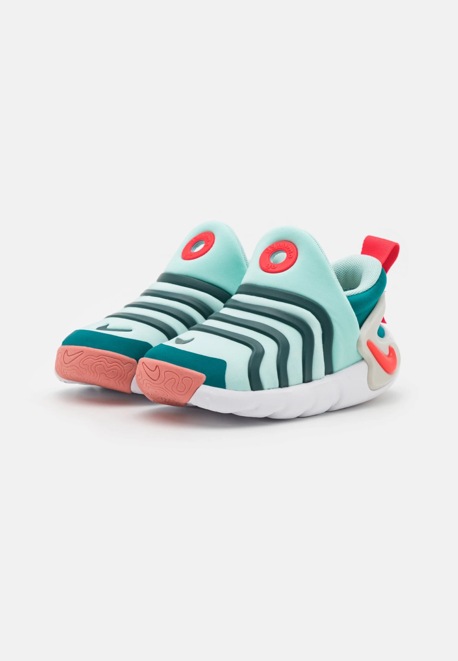 Nike Sportswear Dynamo Go Unisex - Instappers - Jade Ice/Siren Red/Geode Teal/Red Stardust 4 Nike Sportswear Dynamo Go Unisex - Instappers - Jade Ice/Siren Red/Geode Teal/Red Stardust - Afbeelding 2